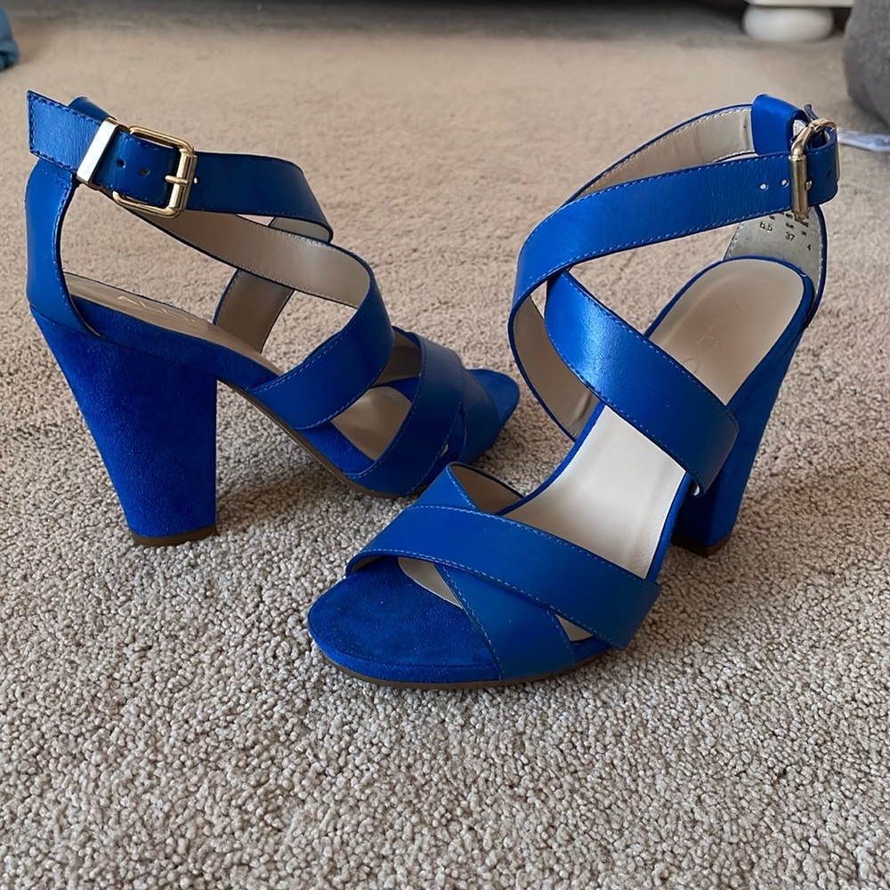 BLUE SUEDE HEELS - Aldo size 6.5